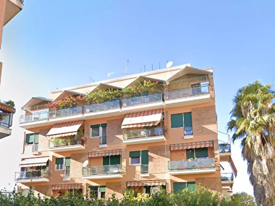 Immagine 14 di Appartamento in vendita  in Via Clemente IX a Roma