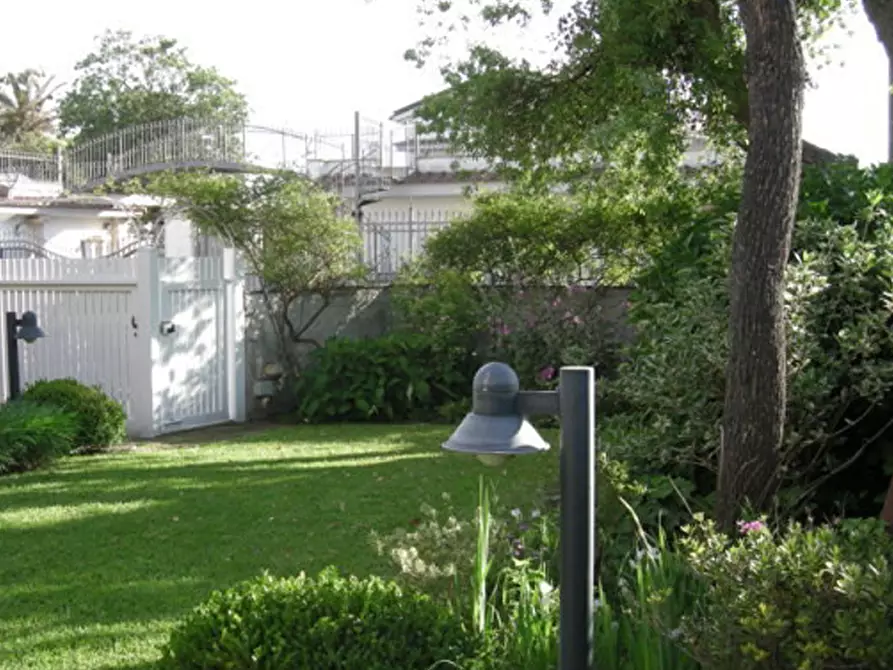 Immagine 3 di Appartamento in vendita  in Via delle Robinie a Anzio