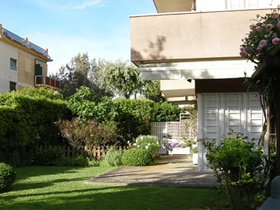 Immagine 1 di Appartamento in vendita  in Via delle Robinie a Anzio