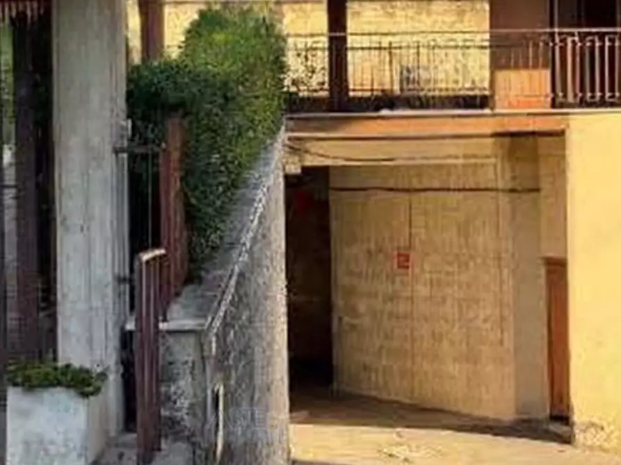 Immagine 3 di Garage in vendita  in Via di Scorticabove a Roma
