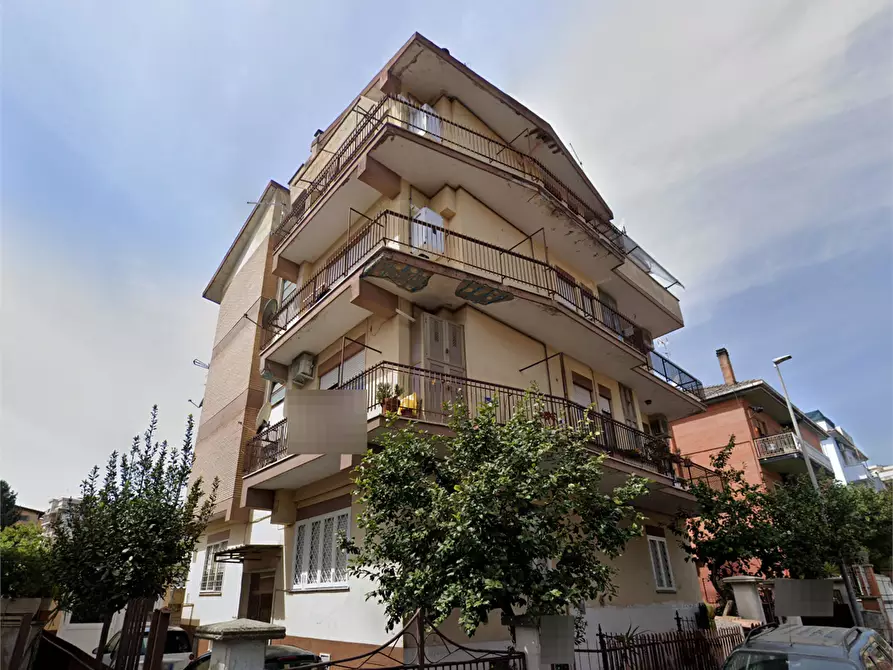 Immagine 8 di Appartamento in vendita  in Via Tessennano a Roma