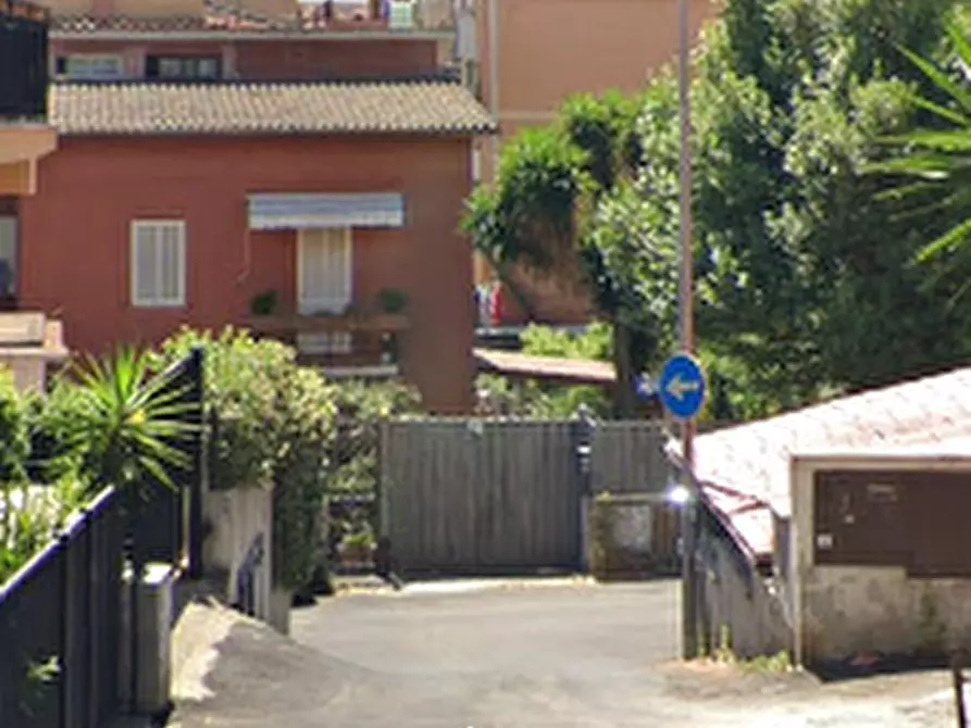 Immagine 11 di Appartamento in vendita  in Via Tessennano a Roma