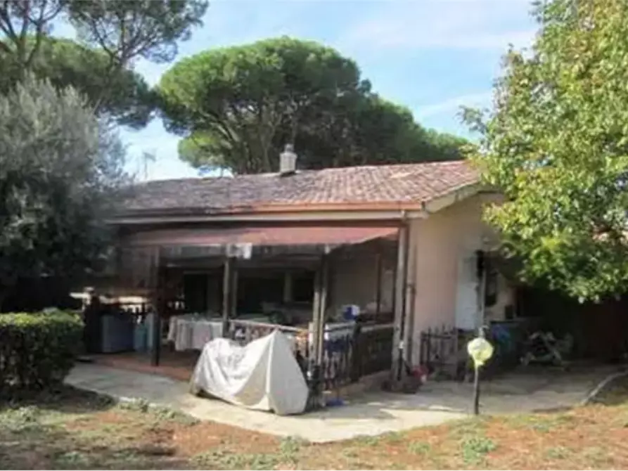 Immagine 1 di Porzione di casa in vendita  in Via Caldarola a Roma