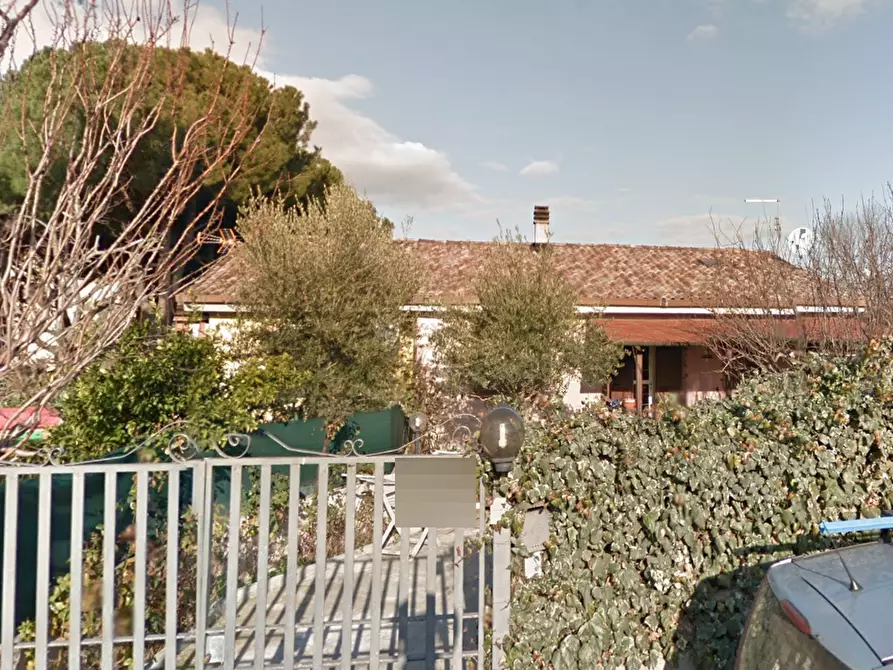 Immagine 5 di Porzione di casa in vendita  in Via Caldarola a Roma