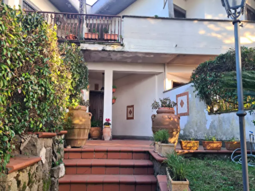 Immagine 10 di Villetta a schiera in vendita  in Via Valle della Noce a Grottaferrata