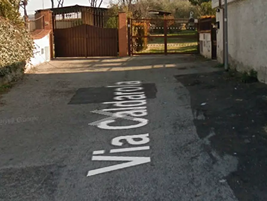 Immagine 10 di Porzione di casa in vendita  in Via Caldarola a Roma