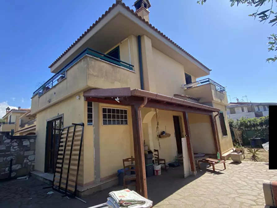 Immagine 4 di Villetta a schiera in vendita  in Via G. Pascoli a Anzio