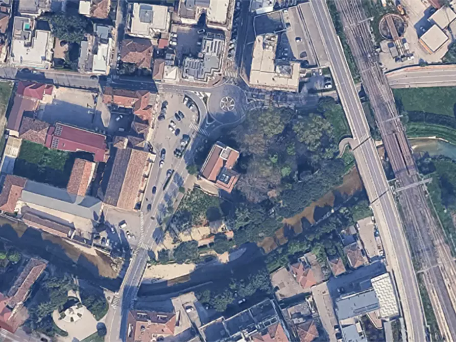 Immagine 13 di Negozio in vendita  in Via Francesco Fenzi  a Conegliano