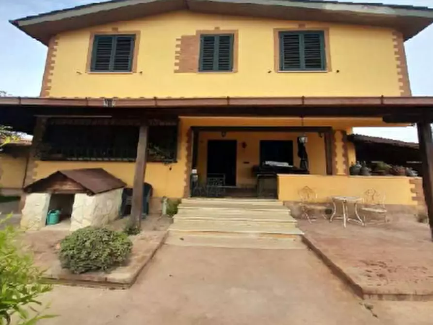 Immagine 1 di Villa in vendita  in Via Cervignano a Ardea