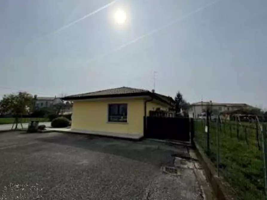 Immagine 1 di Ufficio in vendita  in Via Chiodo  a Salgareda