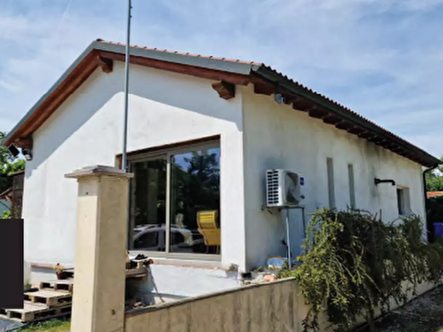 Immagine 1 di Villa in vendita  in Via Trento Trieste a Roncade