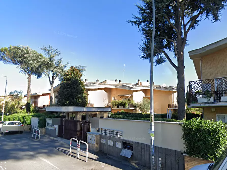 Immagine 13 di Appartamento in vendita  in Via di Mezzocammino  a Roma