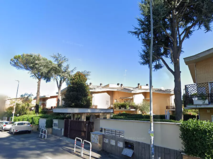 Immagine 1 di Appartamento in vendita  in Via di Mezzocammino  a Roma