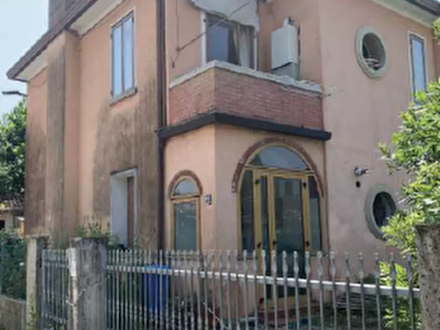Immagine 1 di Appartamento in vendita  in Via Giulio Pastore a Villorba