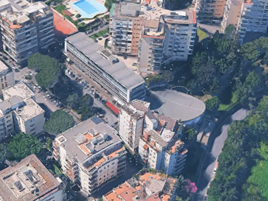 Immagine 11 di Negozio in vendita  in Piazza Stefano Jacini  a Roma