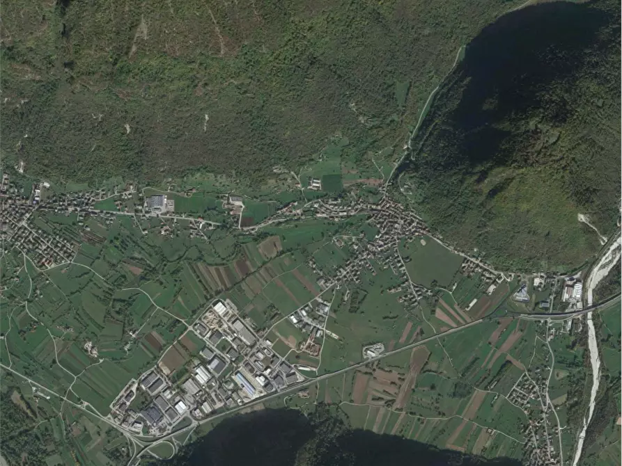 Immagine 25 di Appartamento in vendita  in Via Nuova a Fonzaso