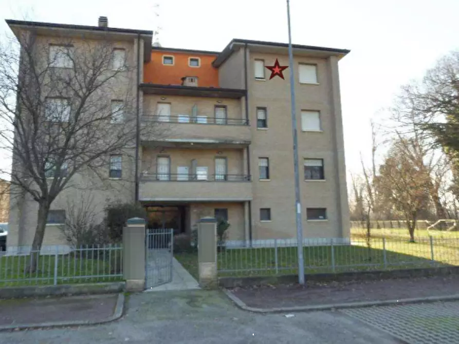Immagine 1 di Appartamento in vendita  in Via Dei Quercioli a Reggio Nell'emilia