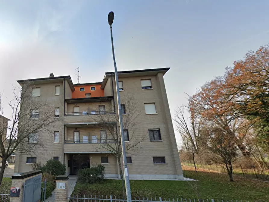 Immagine 5 di Appartamento in vendita  in Via Dei Quercioli a Reggio Nell'emilia