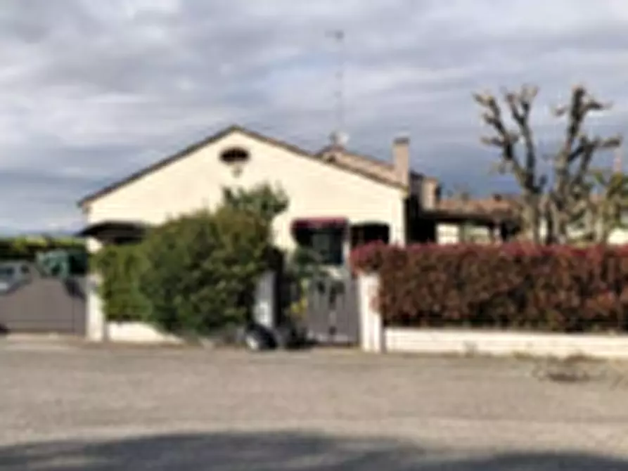 Immagine 9 di Villetta a schiera in vendita  in  Via Chiodo  a Salgareda