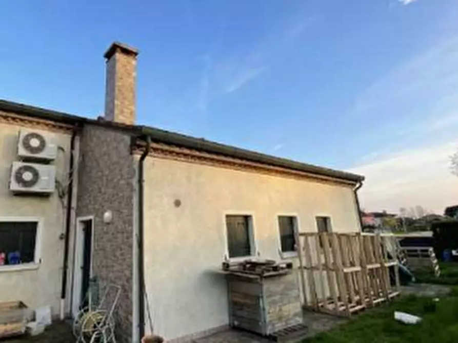 Immagine 5 di Villetta a schiera in vendita  in  Via Chiodo  a Salgareda