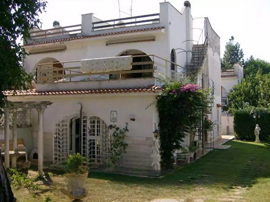 Immagine 1 di Casa bifamiliare in vendita  in Via Ticino a Ardea