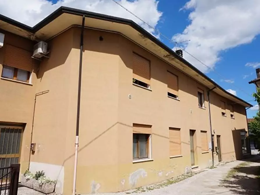 Immagine 4 di Porzione di casa in vendita  in Via Molini  a Nove