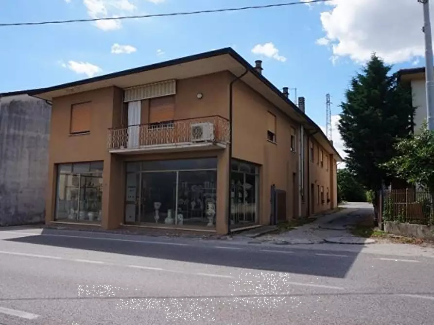 Immagine 7 di Porzione di casa in vendita  in Via Molini  a Nove