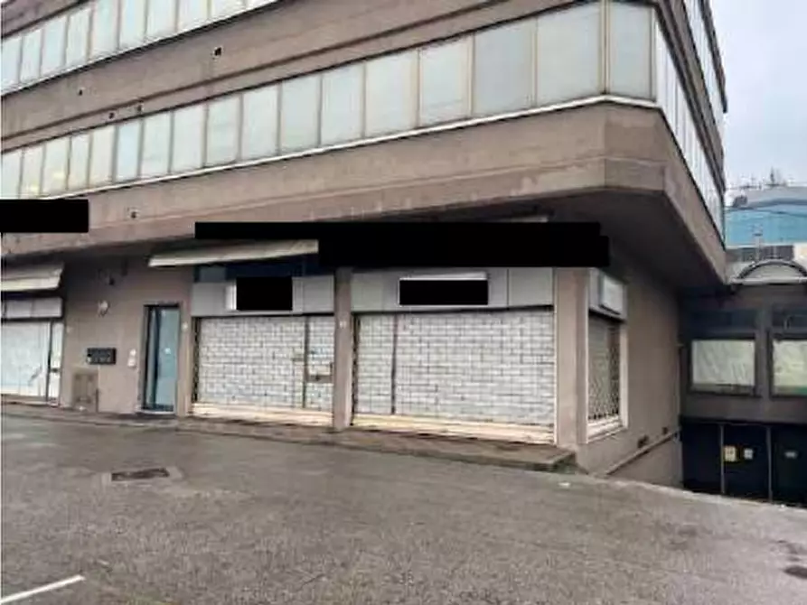 Immagine 4 di Negozio in vendita  in Viale Trieste a Montecchio Maggiore