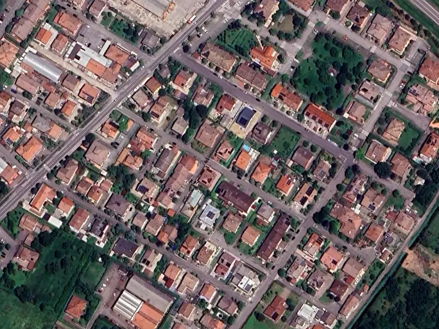 Immagine 11 di Appartamento in vendita  in Viale Cimabue a Reggiolo