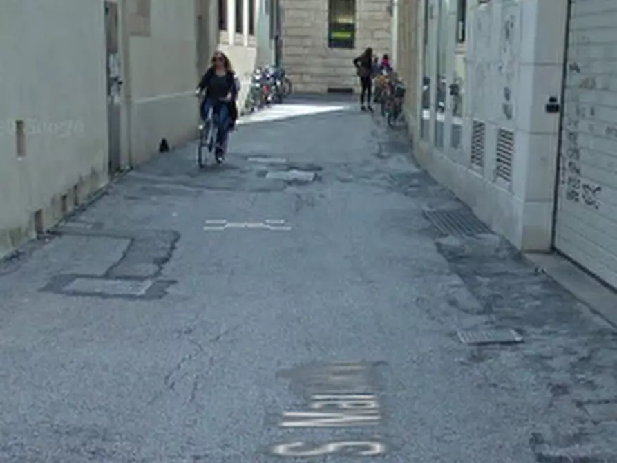 Immagine 3 di Ufficio in vendita  in Galleria del Pozzo Rosso a Vicenza