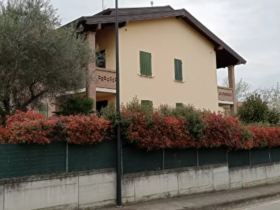 Immagine 4 di Appartamento in vendita  in Via Giuseppe Mazzini a Quattro Castella