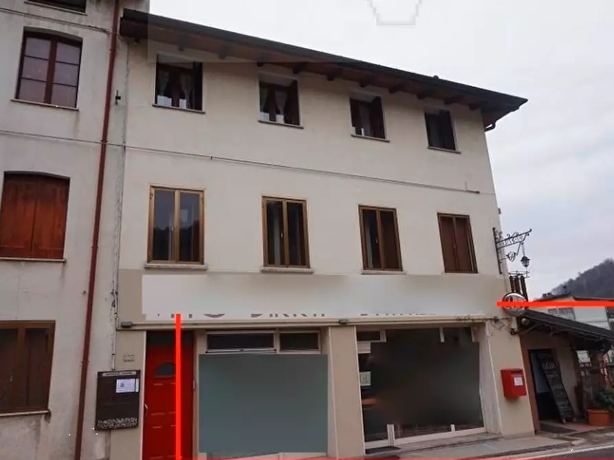 Immagine 1 di Negozio in vendita  in Via Gisbenti a Valli Del Pasubio