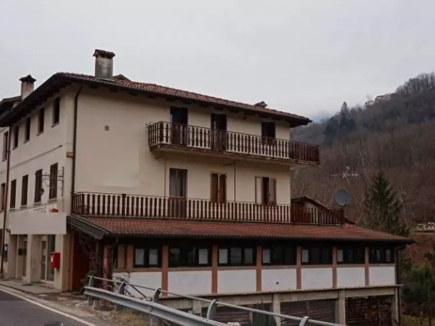 Immagine 6 di Negozio in vendita  in Via Gisbenti a Valli Del Pasubio