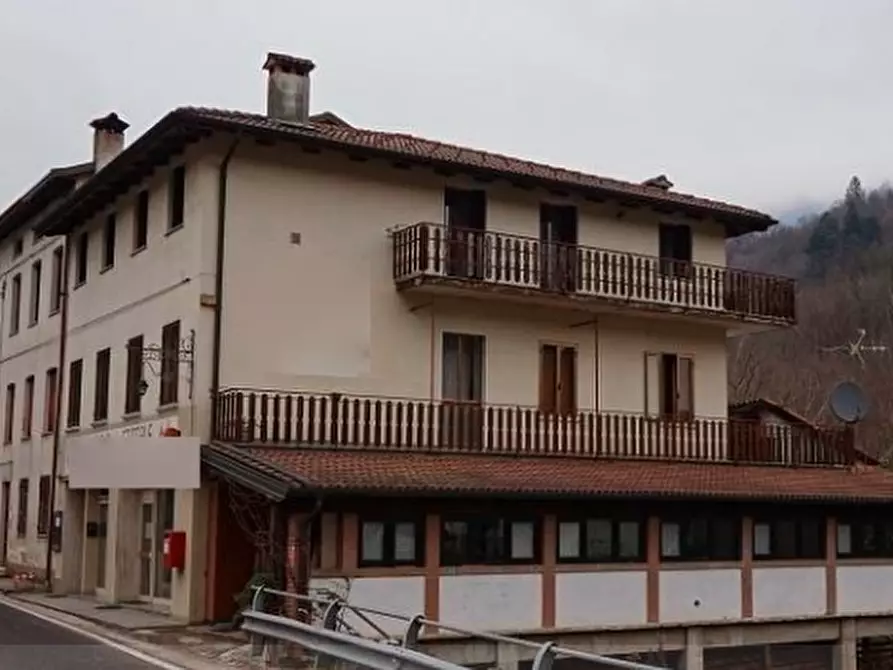 Immagine 7 di Negozio in vendita  in Via Gisbenti a Valli Del Pasubio