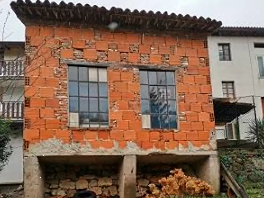 Immagine 16 di Negozio in vendita  in Via Gisbenti a Valli Del Pasubio