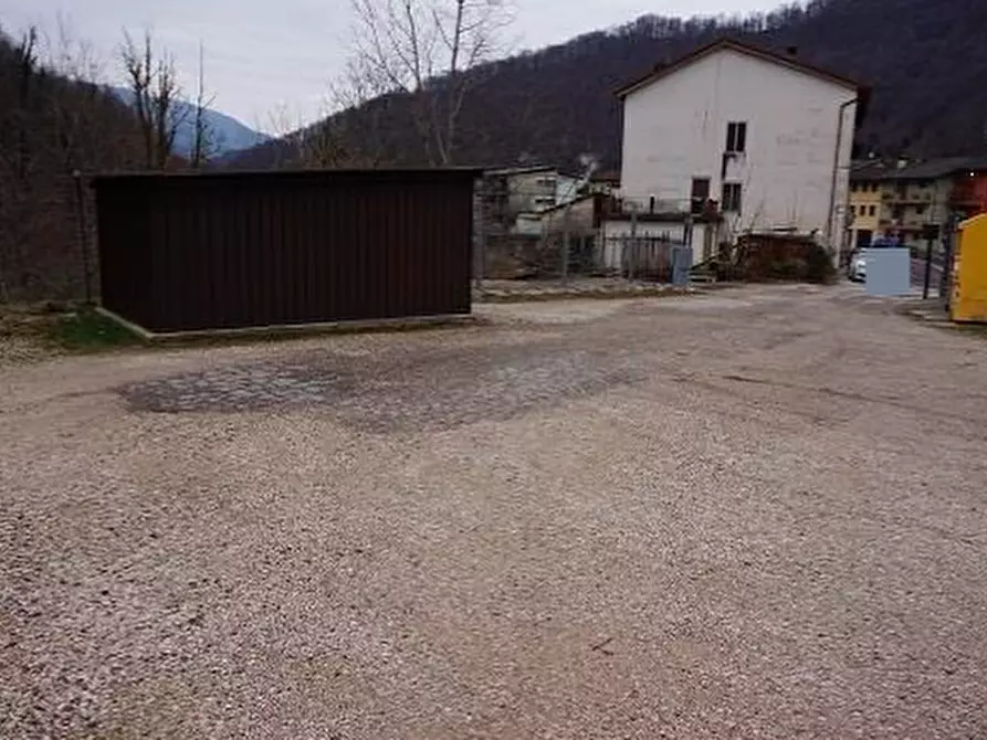 Immagine 19 di Negozio in vendita  in Via Gisbenti a Valli Del Pasubio