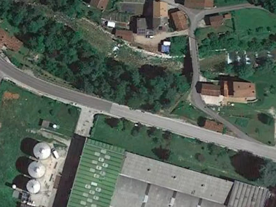 Immagine 23 di Negozio in vendita  in Via Gisbenti a Valli Del Pasubio