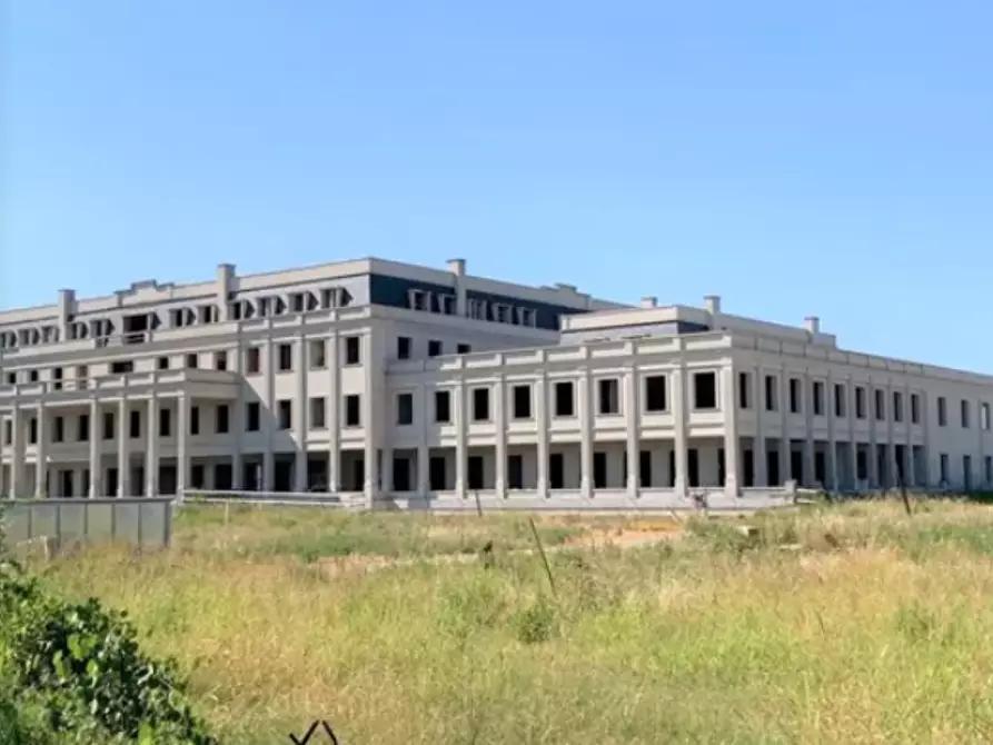 Immagine 1 di Stabile in vendita  in  Via Roma a Meldola