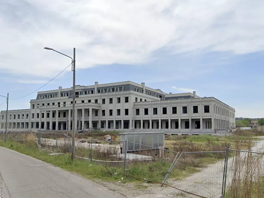 Immagine 2 di Stabile in vendita  in  Via Roma a Meldola