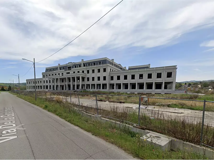 Immagine 9 di Stabile in vendita  in  Via Roma a Meldola