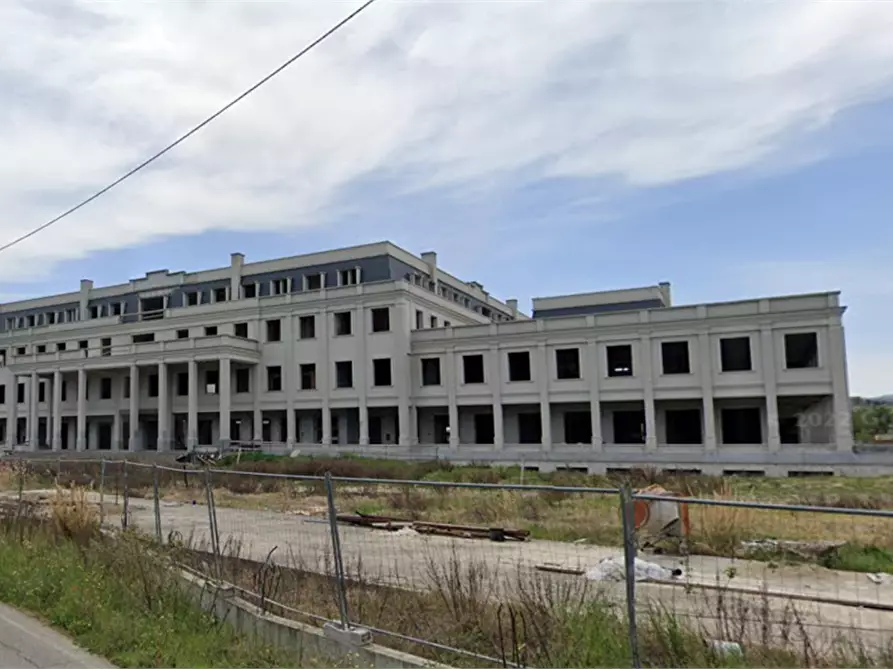 Immagine 10 di Stabile in vendita  in  Via Roma a Meldola