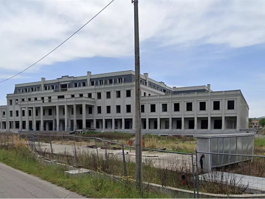 Immagine 11 di Stabile in vendita  in  Via Roma a Meldola