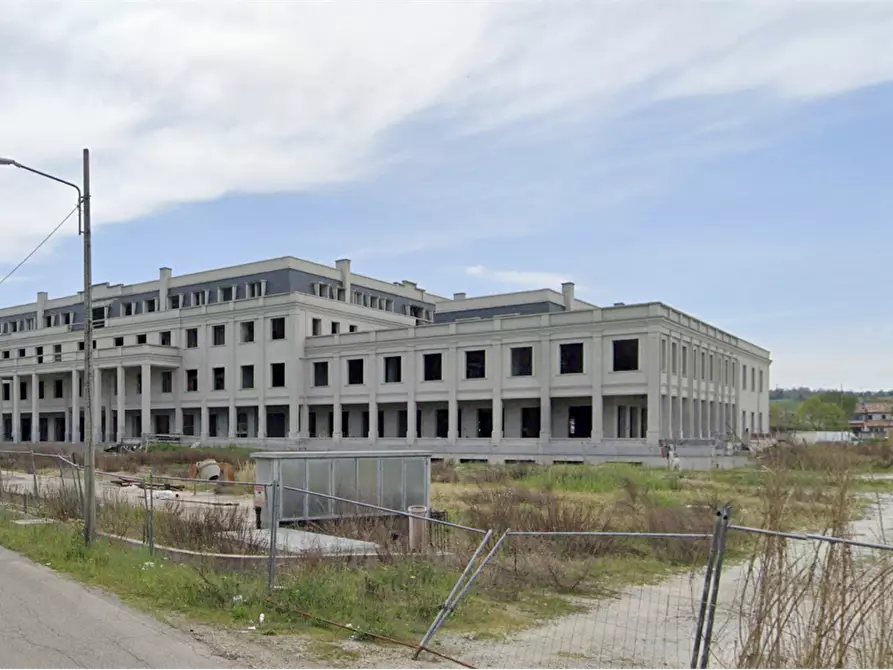 Immagine 12 di Stabile in vendita  in  Via Roma a Meldola