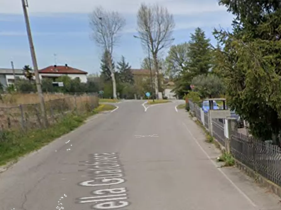 Immagine 14 di Stabile in vendita  in  Via Roma a Meldola