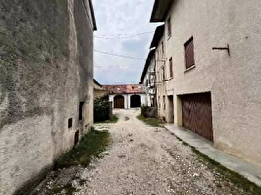Immagine 5 di Porzione di casa in vendita  in Via Romolo e Rodolfo Mazzacavallo  a Cogollo Del Cengio