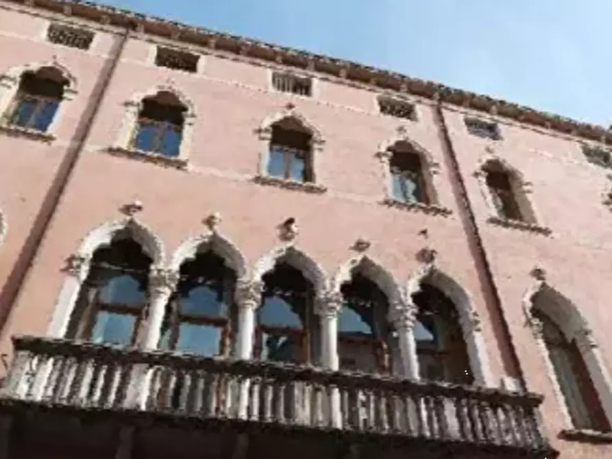 Immagine 1 di Appartamento in vendita  in Galleria del Pozzo Rosso a Vicenza