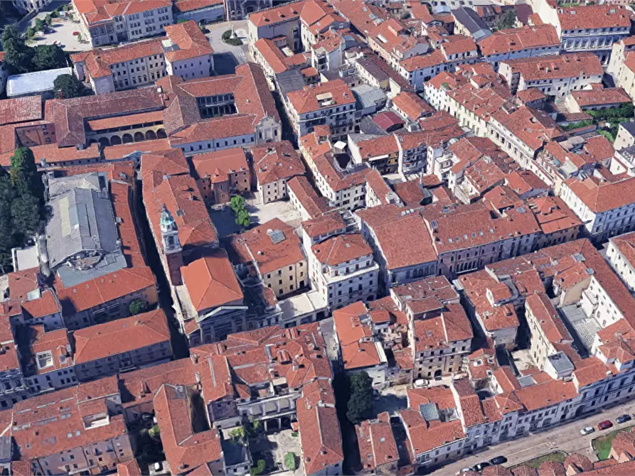 Immagine 5 di Appartamento in vendita  in Galleria del Pozzo Rosso  a Vicenza