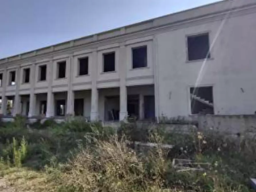 Immagine 1 di Stabile in vendita  in Via Roma a Meldola