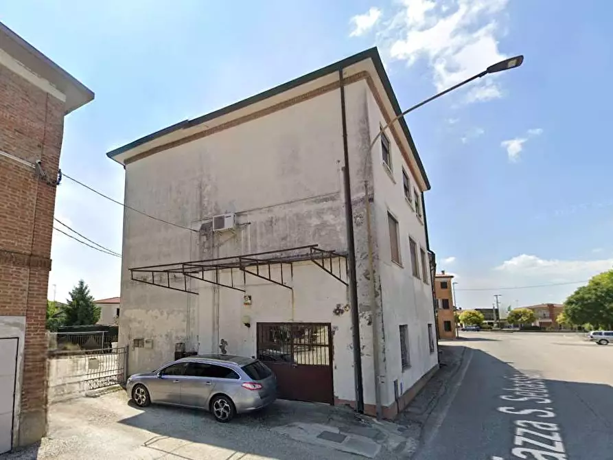 Immagine 3 di Appartamento in vendita  in Piazza San Sebastiano a Badia Polesine