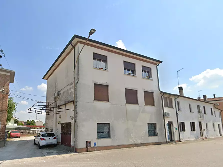 Immagine 12 di Appartamento in vendita  in Piazza San Sebastiano a Badia Polesine